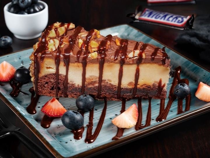Snickers Cheesecake